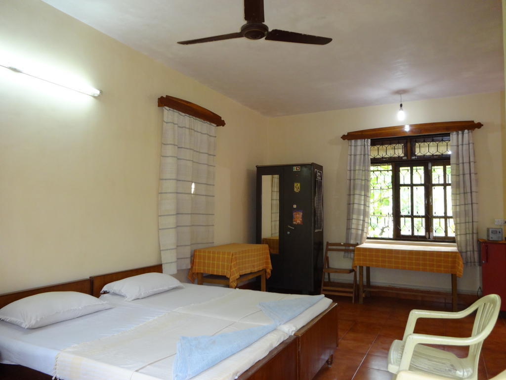Pinto Guest House Candolim Chambre photo