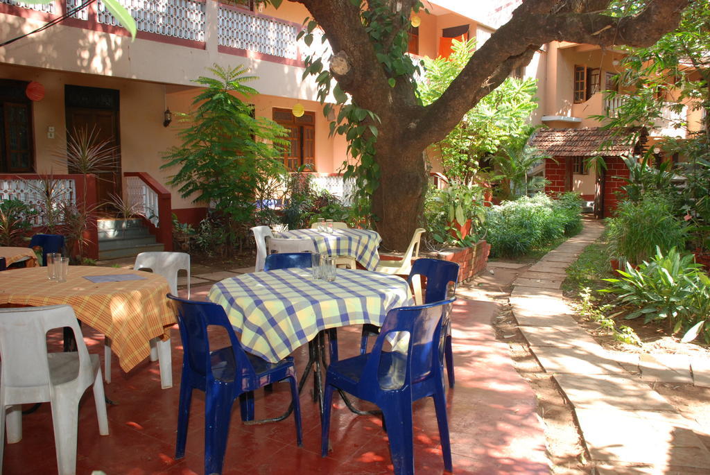 Pinto Guest House Candolim Extérieur photo