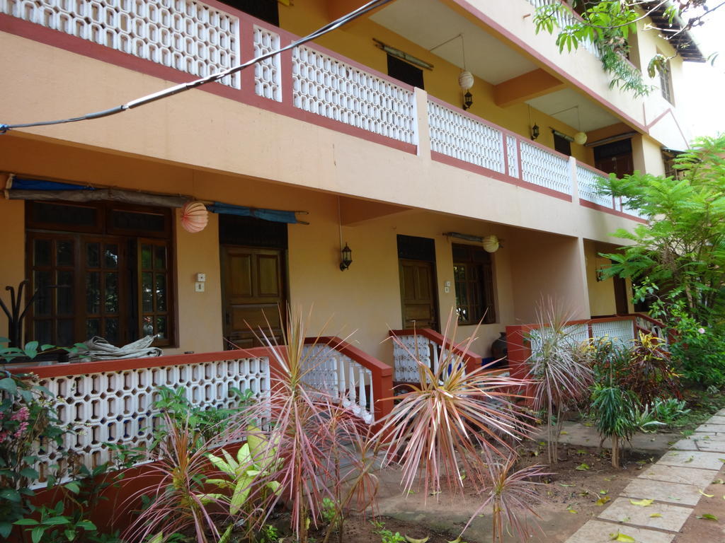 Pinto Guest House Candolim Extérieur photo